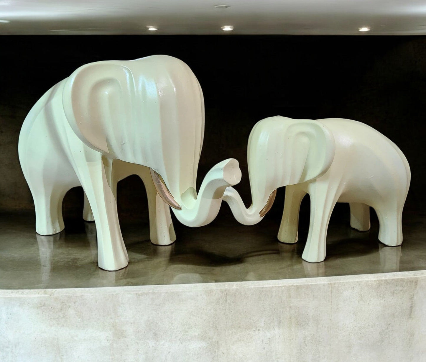 Mother and Baby Elephant Figurine Set – Modern Minimalist White Polyresin Sculptures – Symbolic Animal Decor for Living Room, Nursery, or Shelf Display - Riserra