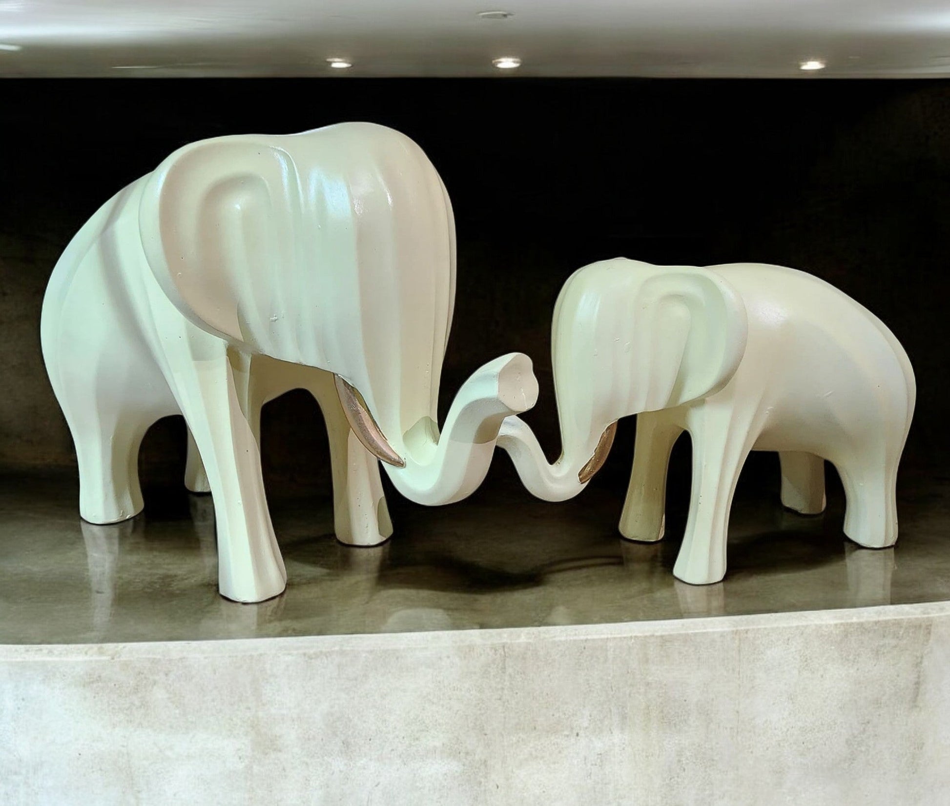 Mother and Baby Elephant Figurine Set – Modern Minimalist White Polyresin Sculptures – Symbolic Animal Decor for Living Room, Nursery, or Shelf Display - Riserra