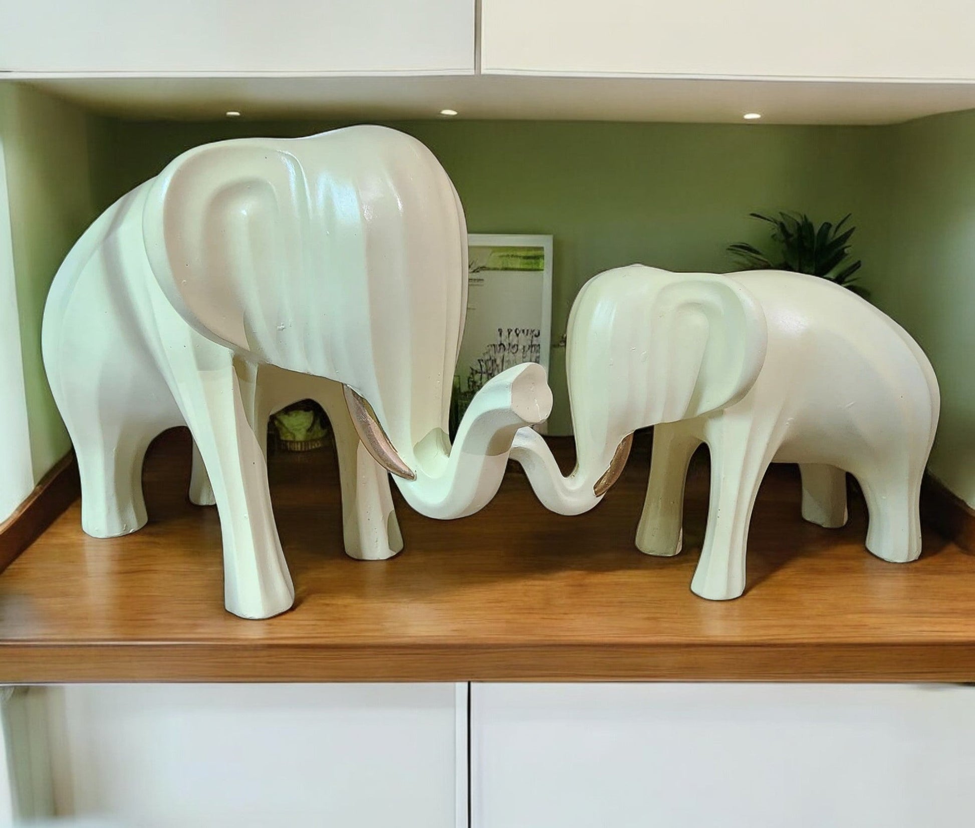 Mother and Baby Elephant Figurine Set – Modern Minimalist White Polyresin Sculptures – Symbolic Animal Decor for Living Room, Nursery, or Shelf Display - Riserra