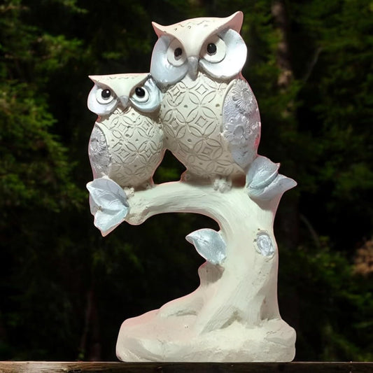 Parent and Baby Owl Figurine – Decorative Polyresin Sculpture with Tree Branch Base – White & Gray Animal Accent for Shelf, Entryway, or Nursery - Riserra