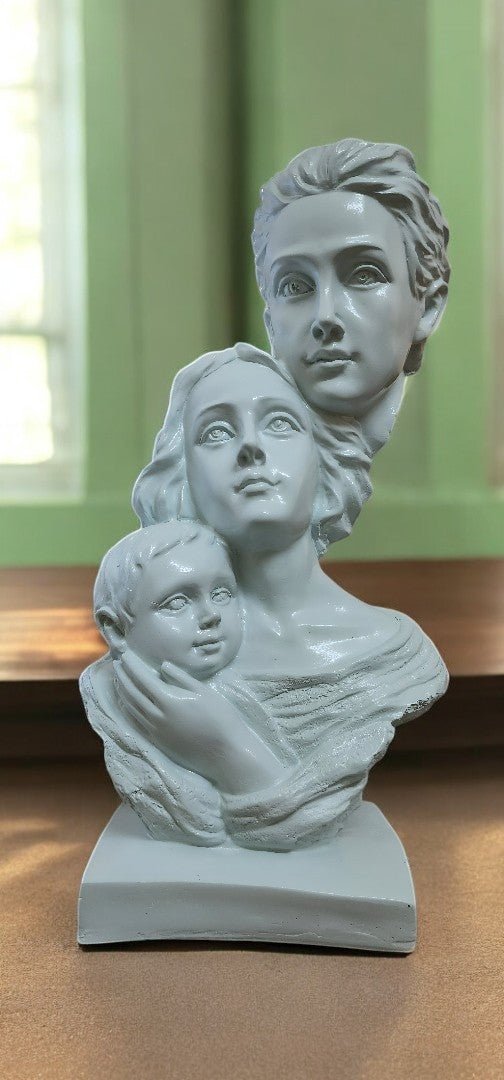 White Family Sculpture – Modern Polyresin Statue of Man, Woman, and Child – Symbolic Home Decor for Living Room, Mantel, or Gift - Riserra
