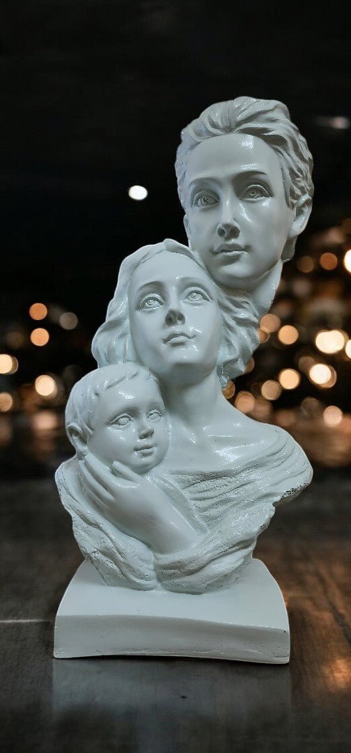 White Family Sculpture – Modern Polyresin Statue of Man, Woman, and Child – Symbolic Home Decor for Living Room, Mantel, or Gift - Riserra